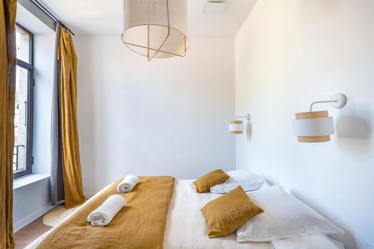 Jolie Masdame Un Espace Incroyable Sauzet  0*, Sauzet (Drome)
