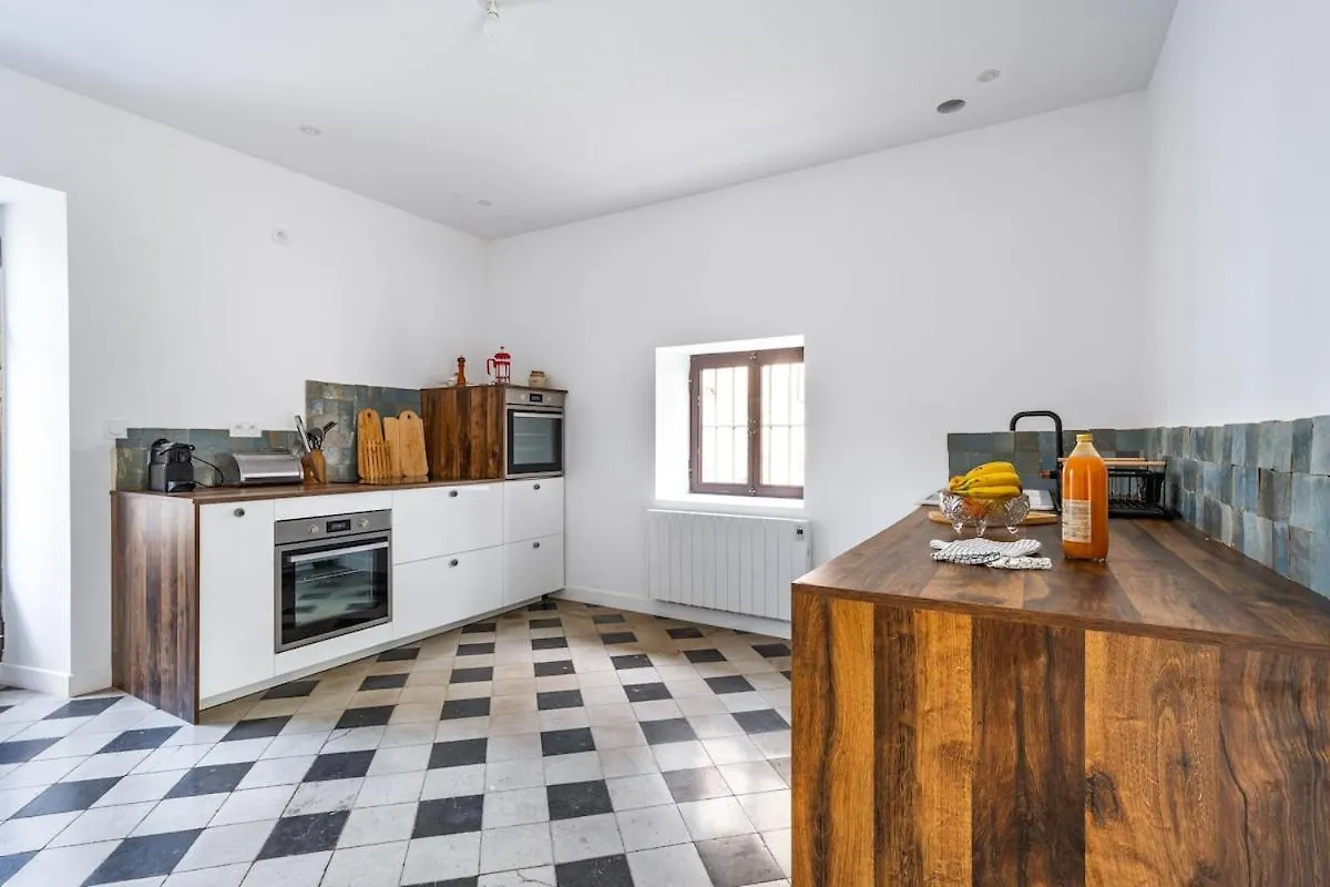 Jolie Masdame Un Espace Incroyable Sauzet  Sauzet (Drome)