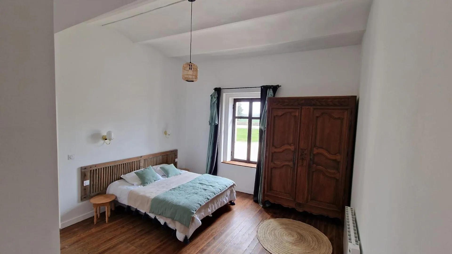 Jolie Masdame Un Espace Incroyable Sauzet  Sauzet (Drome)